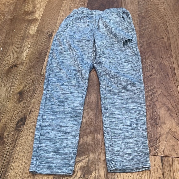 Nike Dri-Fit Boy’s Grey Sweatpants Size L - Picture 2 of 7